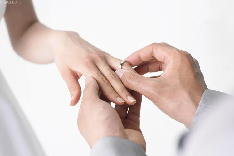 Proiect de lege ȘOC! Tinerii sub 35 de ani să primească 15.000 de lei de la stat când se căsătoresc