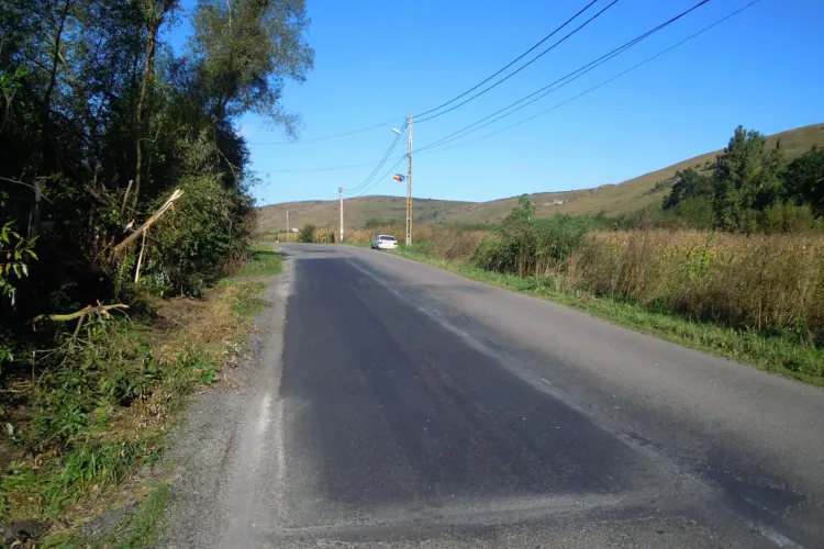 Reparații pe 22 de km, pe drumul Gârbău - Aghireş - Leghia - DN1 - FOTO