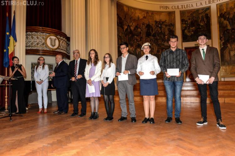 Consiliul Judeţean Cluj a alocat 120.000 de lei pentru premierea celor mai buni elevi