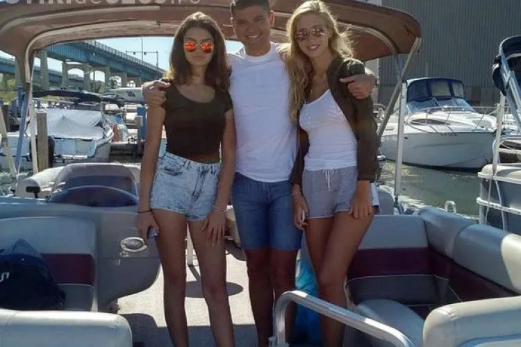 Mesaje halucinante între fiica lui Boureanu (15 ani) şi mama vitregă (19 ani)