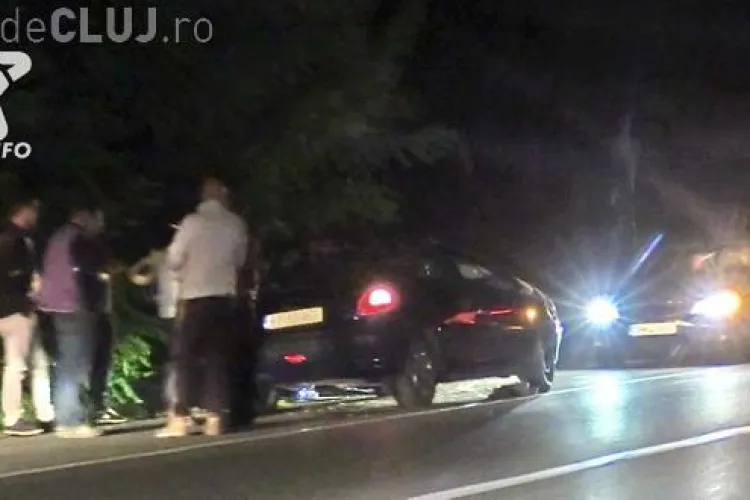 ”Aventură” neplăcută în prag de seară pentru o șoferiță clujeancă. S-a răsturnat cu mașina la Gherla