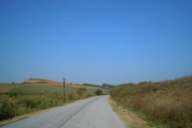Se asfaltează drumul judeţean Geaca - Sucutard - Ţaga - FOTO