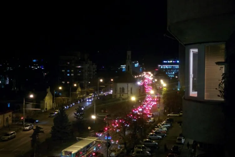 Mărăștiul este blocat de mașini. Începe ”coșmarul” de Luminație? - FOTO