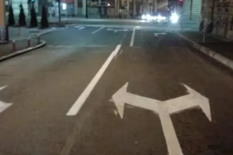 Cluj-Napoca: Marcaje rutiere confuze într-o intersecție importantă - VIDEO