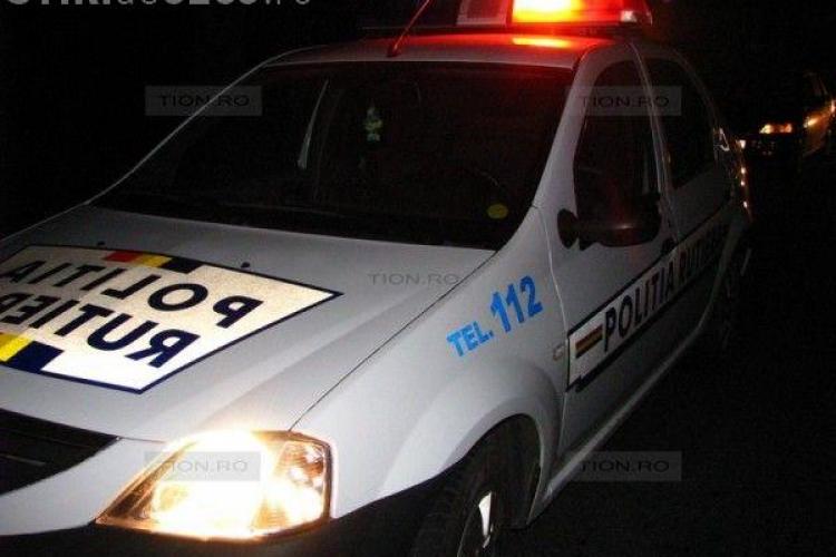 Accident pe strada Horea! Un șofer beat a intrat în refugiul de tramvai