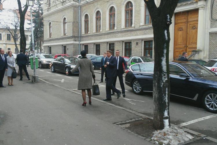 Klaus Iohannis a ajuns la UBB Cluj, pentru a participa la o dezbatere FOTO/VIDEO