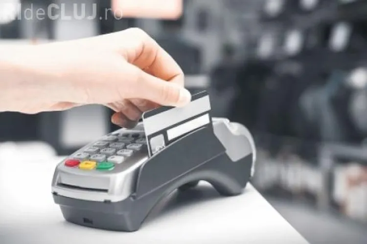 A fost promulgată legea prin care instituţiile publice sunt obligate să accepte şi plata cu cardul