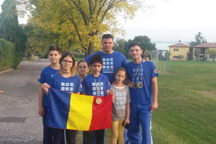 Trei medalii de aur pentru sportivii de la C.S. Poli Karate Cluj