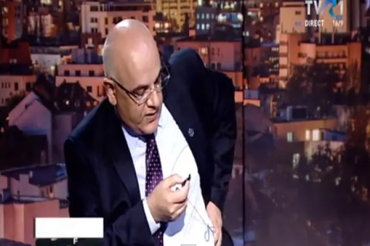 Raed Arafat a plecat de la TVR. Și-a smuls lavaliera când a fost întrebat de demisie - VIDEO