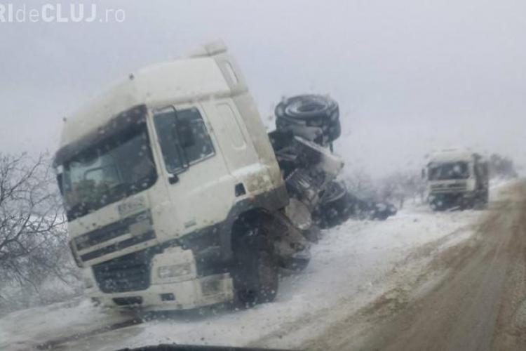 Accident pe DN 1, în Căpușu Mare, din cauza zăpezii de pe șosea - VIDEO