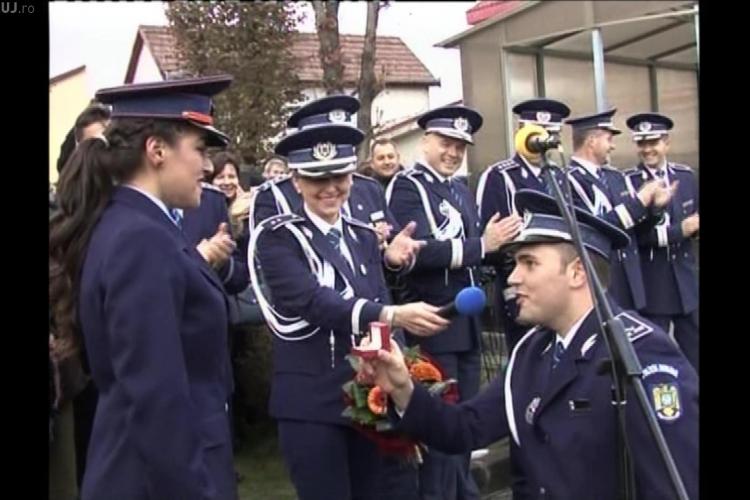Cerere în căsătorie la Școala de Poliție din Cluj-Napoca. Moment emoționant - VIDEO