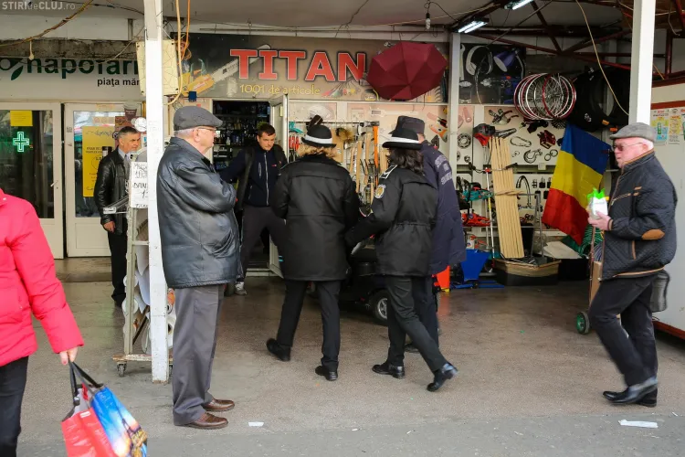Razie în Piața Mărăști. S-au dat amenzi în HAOSUL existent acolo - FOTO