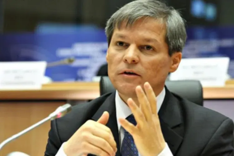 Cioloş s-a decis să participe la Consiliul Naţional al PNL, iar duminică va merge la miting