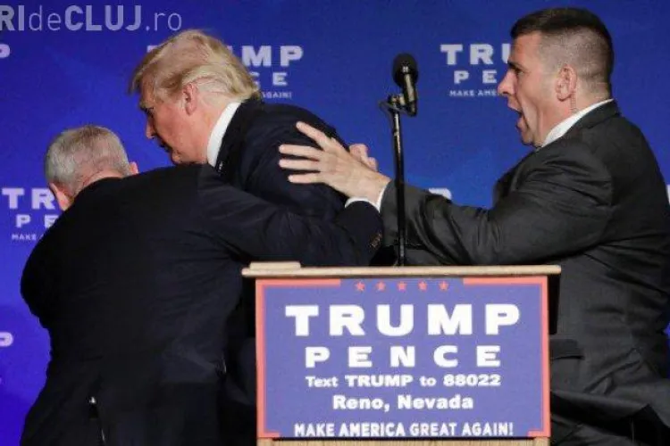 Donald Trump scos de pe scenă de agenți ai Serviciilor Secrete. Un bărbat a strigat ”Armă!”