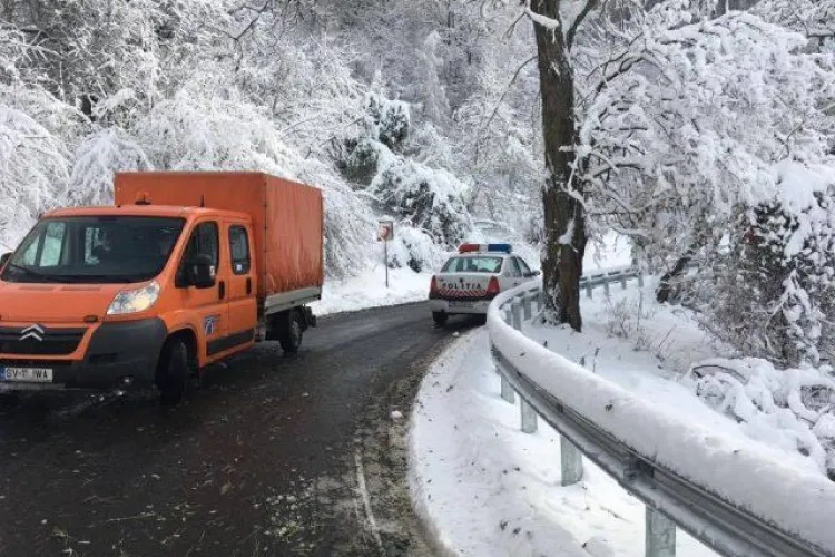 Drumul de legătură dintre Cluj și Maramureș, blocat de un TIR-ist. Nu avea voie să circule în acea zonă, dar nu l-a interesat VIDEO