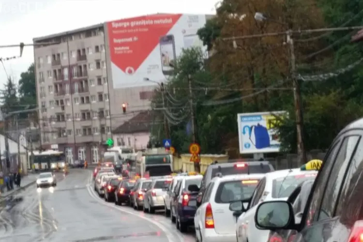 Benzi reversibile pe Moților sau sens unic? Banda unică pentru autobuze sau comună?