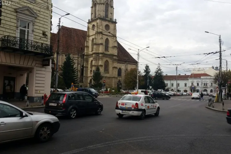 Curentul picat în centrul Clujului. Nu merg semafoarele și nici în parcare nu se poate intra FOTO