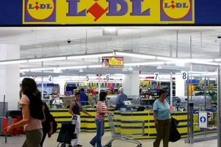 Lidl a majorat salariile de la 1 octombrie de teama exodului de angajați 