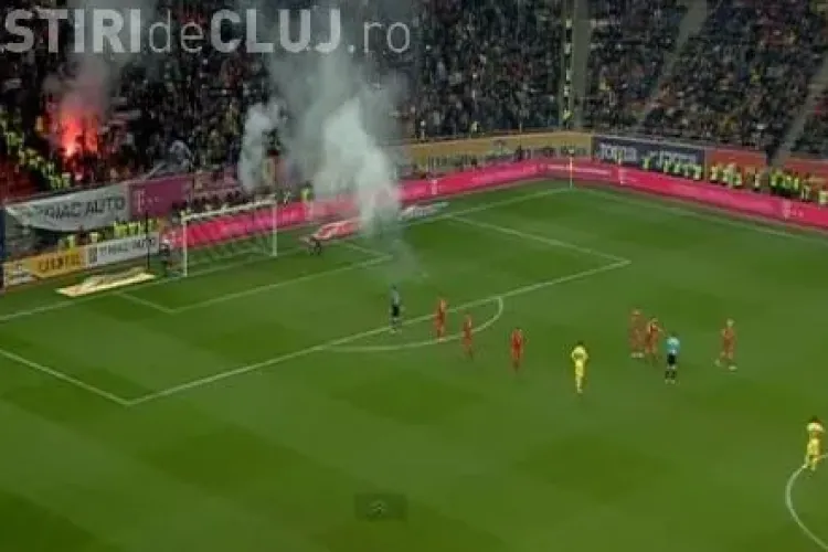 Bătăi și torțe aruncate în jucători la meciul România-Polonia. Arbitrul a oprit meciul de două ori VIDEO