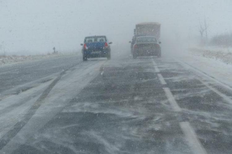 Pe Autostrada Transilvania se circulă în condiții de iarnă. Care sunt recomandările polițiștilor pentru șoferi