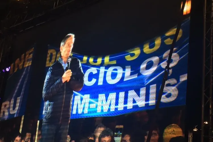 Ce a spus Cioloș, la mitingul PNL: Lipsa implicării naște monștri