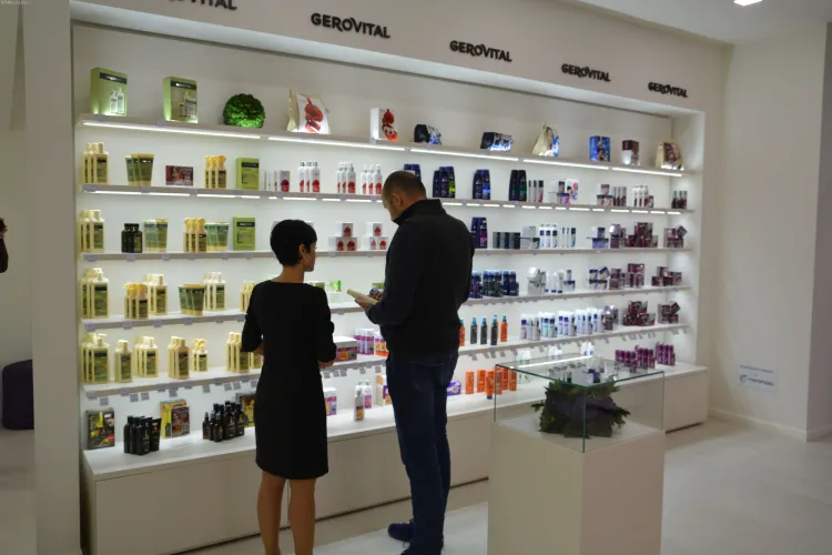Clujenii de la Farmec deschid un magazin nou la Arad FOTO (P) 