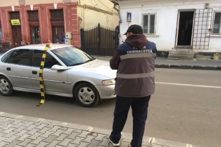 Bătrân lovit de mașină pe trecerea de pietoni, la Dej. Șoferul era băut la volan FOTO