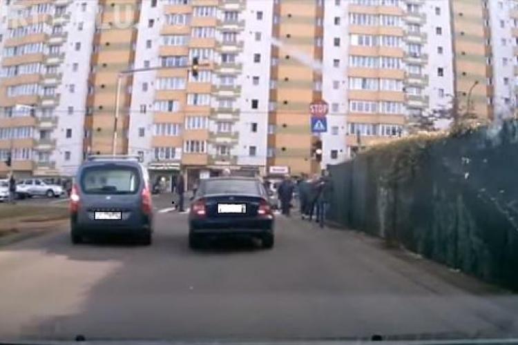 Cluj-Napoca - A vrut să fie mai șmecher la stop, dar s-a fraierit singur - VIDEO