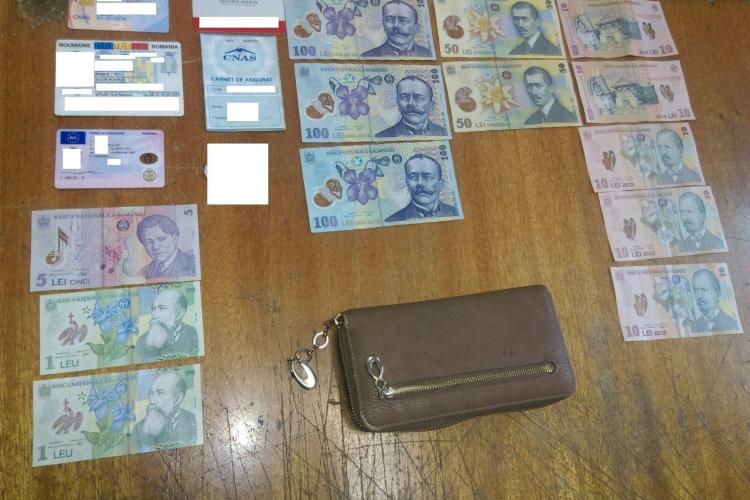 Portmoneu cu bani, găsit pe o stradă din Cluj-Napoca
