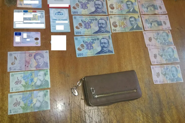 Portmoneu cu bani, găsit pe o stradă din Cluj-Napoca