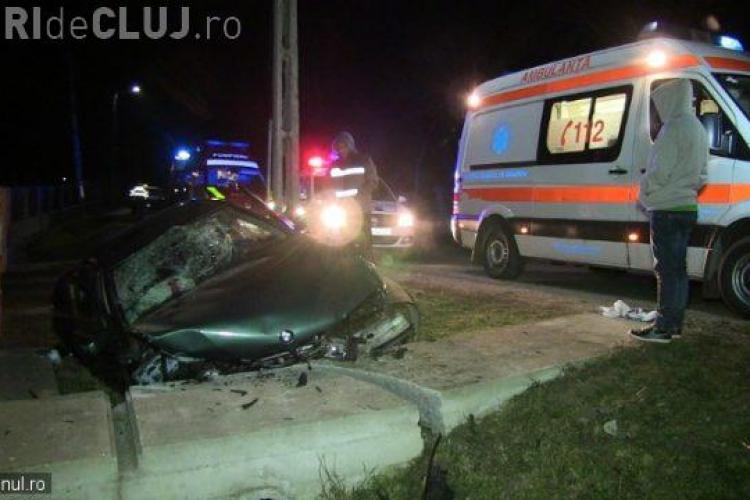 CLUJ: Accident cu patru victime, printre care o gravidă de 15 ani! Un șofer a intrat cu BMW-ul într-un cap de pod VIDEO