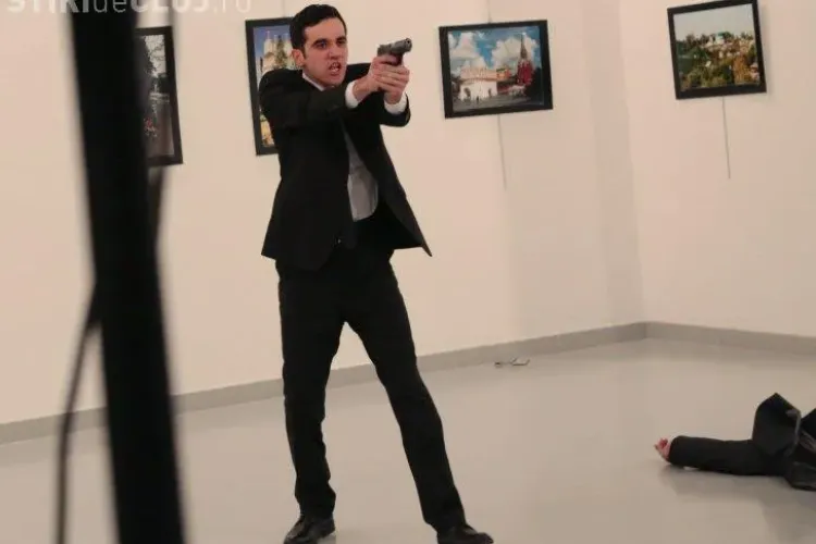 Ambasadorul Rusiei în Turcia, ucis! VIDEO cu momentul ATACULUI
