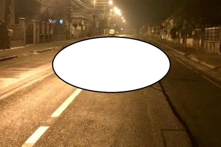 Clujenii au UMOR! Strada Maramureșului, ”blocată” cu o canapea - FOTO