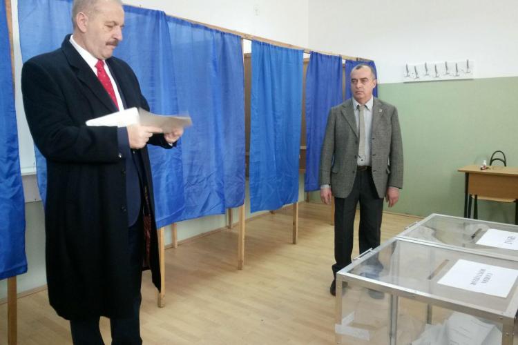 Vicepremierul Vasile Dîncu a votat la Cuj FOTO/VIDEO