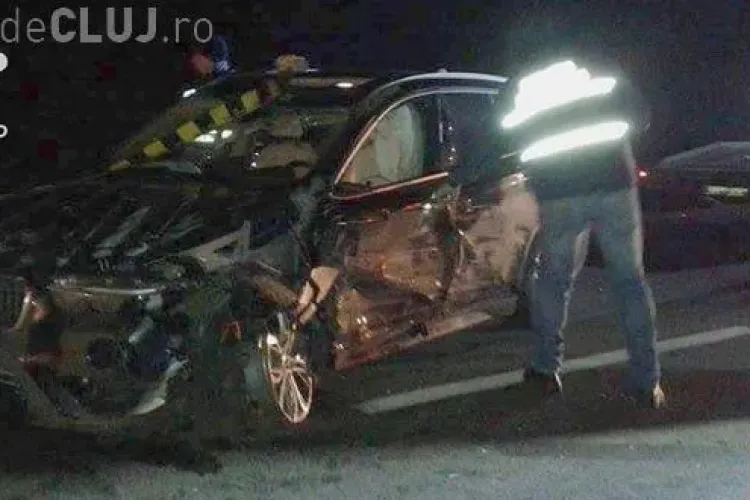 Două BMW-uri s-au făcut PRAF pe centura Apahida. Ambele mașini s-au răsturnat pe marginea drumului VIDEO