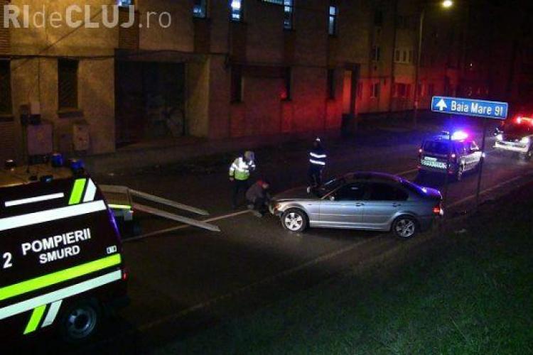 CLUJ: Un șofer a ajuns cu BMW-ul pe digul Someșului, la Dej VIDEO
