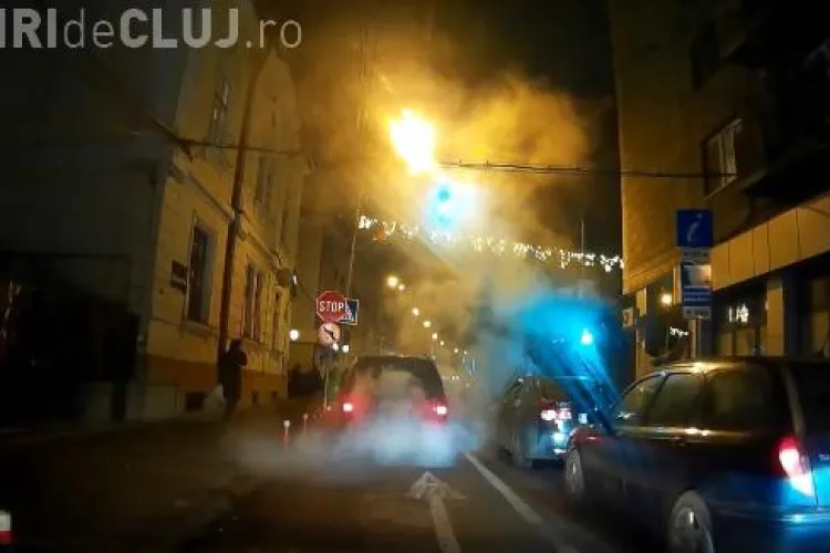 Cluj: O afumătoare pe roți filmată în centrul orașului - VIDEO