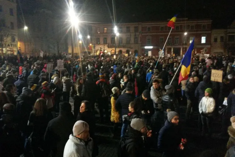 Protest la Cluj, duminica de la 18.00. Se schimba locurile de INTALNIRE