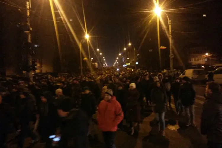 Protest și flori la Cluj! Gesturi de solidaritate cu Poliția și Jandarmeria FOTO VIDEO