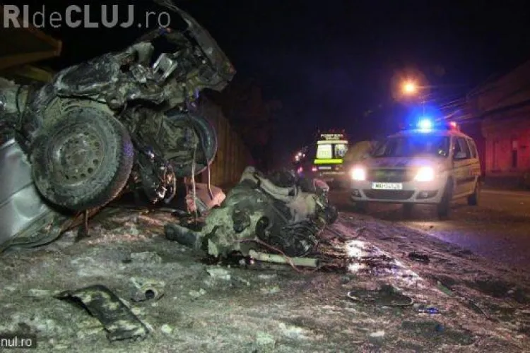 CLUJ: Un proaspăt șofer, de 18 ani, a făcut accident la Dej. I-a zburat motorul din mașină VIDEO