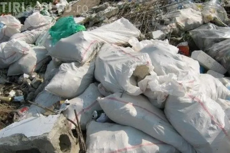 Clujenii sunt civilizați cu amenzi! Prinși când aruncau moloz direct din autospecială