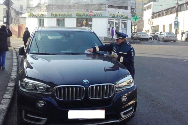 Cum îi avertizează Poliția pe șoferii clujeni că se ridică mașinile FOTO