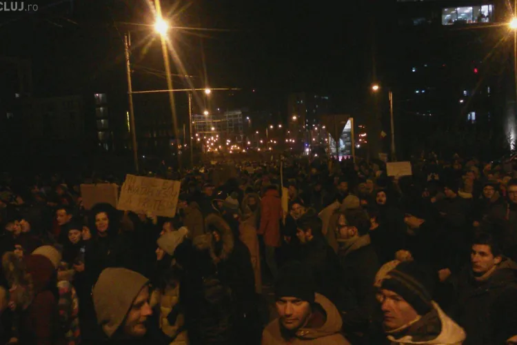 UPDATE Cluj / Peste 35.000 de clujeni au ieșit din stradă la protest FOTO / VIDEO 