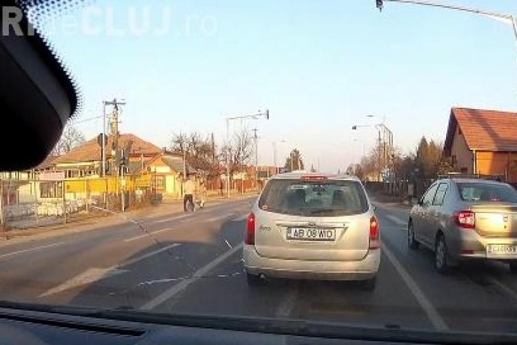 NESIMȚIRE în trafic la Florești! Ce face un șofer necivilizat pentru a nu mai sta la semafor VIDEO