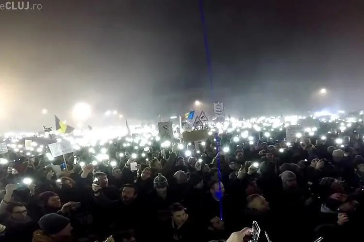 VIDEO - Peste 50.000 de clujeni au cântat ”Deșteaptă-te române!”