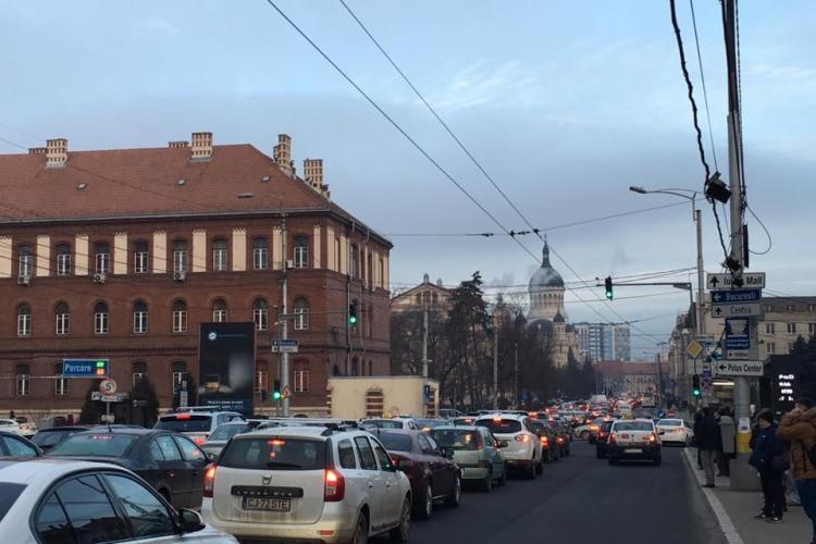Marți de COȘMAR la Cluj-Napoca, în trafic. S-a circulat bară la bară