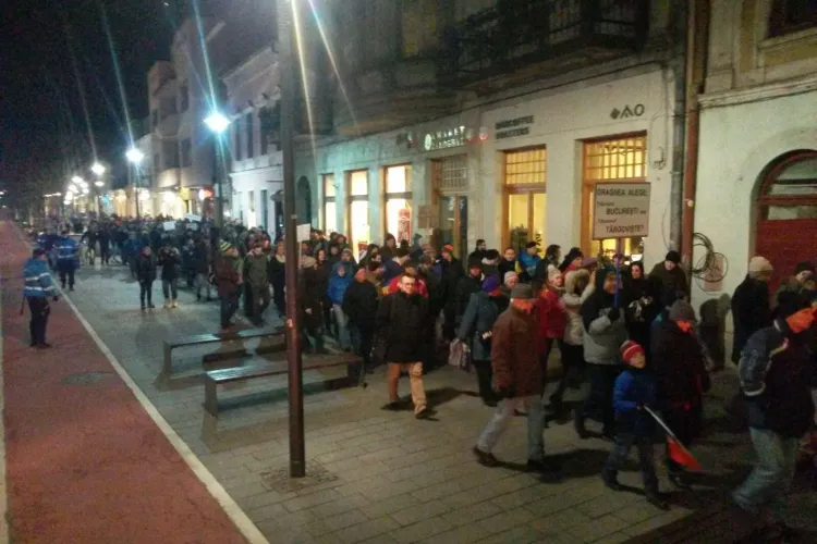 Ziua 14 de proteste la Cluj. Aproximativ 1.500 de persoane au ieșit în stradă - FOTO