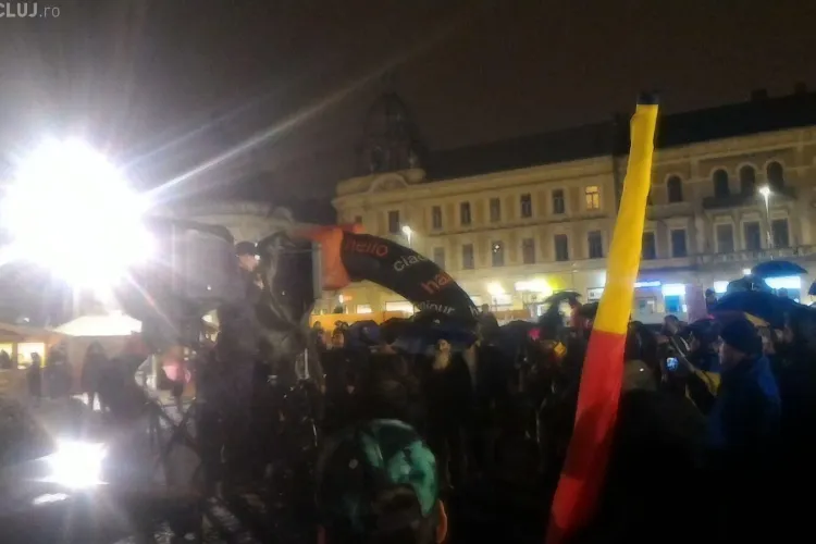 Ziua opt de proteste la Cluj! Peste 1.000 de oameni pleacă în marș FOTO