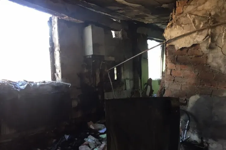 Explozie pe strada Migdalului, în Gruia. Imagini din interiorul blocului - FOTO