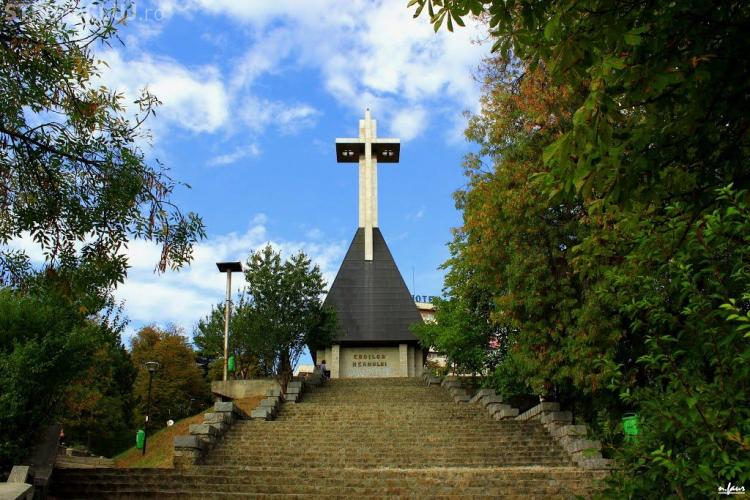 Crucea de pe Cetățuie, din Cluj, vandalizată. Monumentul ”Erorilor Neamului” FOTO